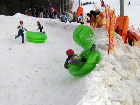 0_09Sofa_Race_5_03_03.jpg
